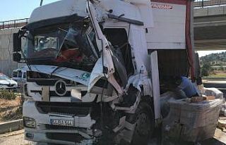 Bilecik’te 2 tır çarpıştı: 2 yaralı