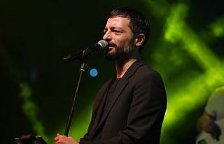 Bilecik’te binlerce kişi Mehmet Erdem konserinde...