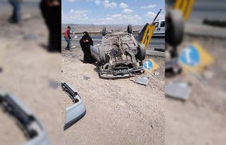 Bingöl’de kontrolden çıkan otomobil takla attı:...