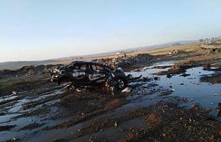 Bingöl’de takla atan otomobil alev alev yandı:...