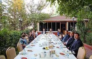 Bingöl’den tayini çıkan kaymakamlara veda yemeği