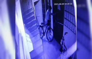 Bisiklet hırsızı güvenlik kameralarına yakalandı