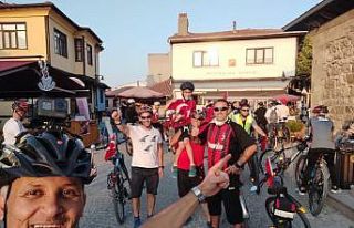 Bisiklet tutkunları 30 Ağustos Zafer Bayramı’nı...