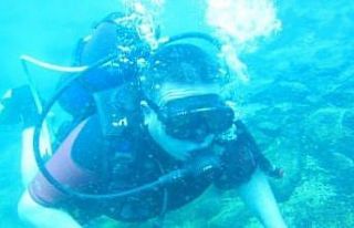 Bitlisli dalgıçlardan Van Gölü’ne anlamlı dalış