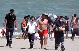 Boğulma tehlikesi geçiren 4 yaşındaki çocuk cankurtaranlar...