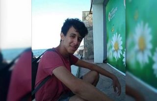 Boğulma tehlikesi geçiren genç yaşam mücadelesini...