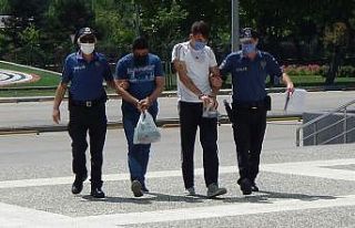 Bolu’da, aranması olan 1’i yabancı uyruklu 2...