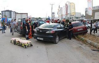Bolu’da otomobil park halindeki 3 araca çarptı:...