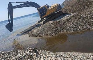 Bozyazı Belediyesi Sarıgöl’ün önünü açtı