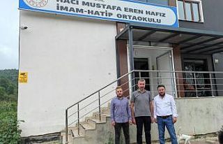 Bu okula kayıt yaptıran her öğrenciye bisiklet