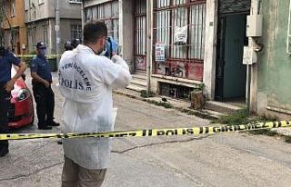 Bursa’da bir adam tartıştığı karısını evin...