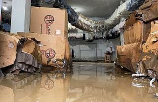 Bursa’da sel faciası: Birçok ev ve iş yerini...