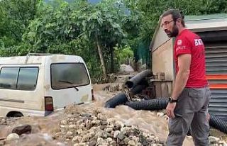 Bursa’da sel vatandaşları uykuda yakaladı