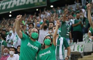 Bursaspor 523 gün sonra taraftarıyla buluştu