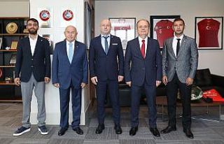 Bursaspor Kulübü, TFF Başkanı Nihat Özdemir’i...