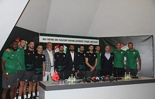 Bursaspor yeni transferleri için toplu imza töreni...