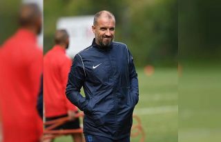 Bursaspor’da Teknik Direktör Mustafa Er ile yollar...