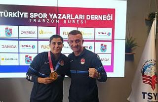 Busenaz Sürmeneli: "Yaşıtlarım eğlenirken,...