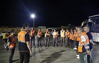 Büyükçekmece Belediyesi arama kurtarma ekipleri...