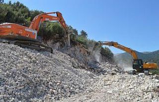 Büyükşehirden Korkuteli’nde yol genişletme ve...