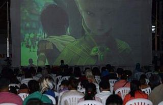 Cacabey Meydanı’nda çocuk oyununa büyük ilgi