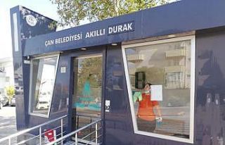 Çan’da akıllı duraklar dezenfekte edildi