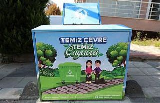Çayırova’da çöp konteynerleri koruganla kaplandı