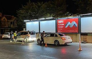 Çeşme polisinden sıkı denetim