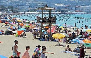 Çeşmeli turizmciler sezondan memnun