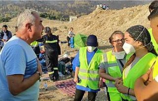 CHP Aydın İl Başkanı Ali Çankır, yangın bölgesindeki...