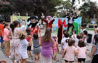 Çocuklar ‘Alice Harikalar Diyarı’ ile eğlendi