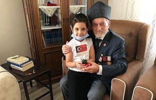 Çocuklar, gazi dedeleri ile bir araya geldi