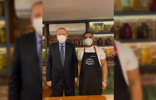Cumhurbaşkanı Erdoğan, söz verdiği esnafa uğrayarak...