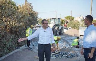 Cunda’nın yollarına granit küp taşı döşeniyor