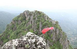 Dağcılar, 2 bin metrelik zirveden Ordu’yu selamladılar