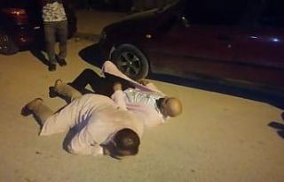 Damada boyunduruk takıp araç çektirdiler