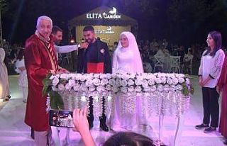 Damadın ’evet’ dediği sırada arkadaşları...