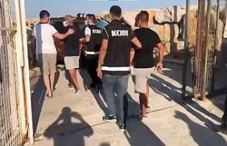 Deniz yolu ile kaçarken yakalanan FETÖ’den ihraç...