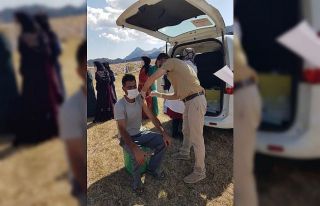 Derebucak’ta mevsimlik tarım işçileri çadırlarında...