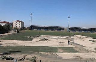 Dilovası Şehit Nihat Karataş stadı yenileniyor