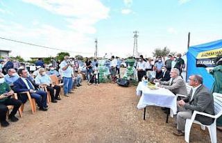 Diyarbakır Valisi Karaloğlu, işçilerle birlikte...