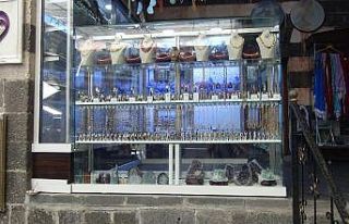 Doğal taşlara ilgi arttı, turistlerin gözdesi...