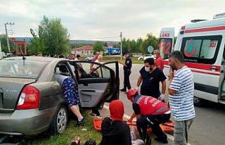 Duble yolda iki otomobil çarpıştı: 4 yaralı