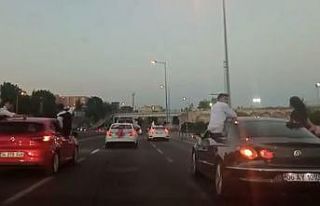 Düğün magandaları Bakırköy sahil yolunda trafiği...