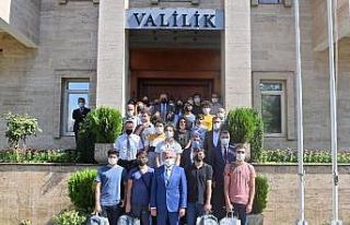 (Düzeltme) Vali Karaloğlu, YKS’de ilk bine giren...