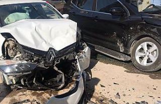 Edirne’de iki otomobil çarpıştı: 3 yaralı