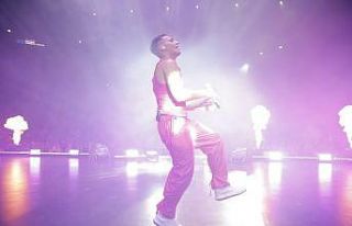 Edis, Deniz Konserleri’nde müzik tutkunlarıyla...