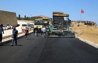 Edremit TOKİ yolunda asfalt serimi başladı