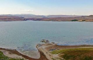 Elazığ’da kuraklık nedeni ile sular çekildi,...