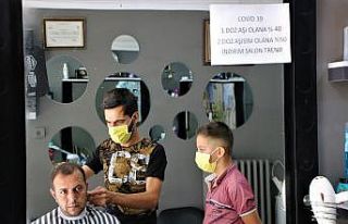 Elazığlı berberden aşı tarifesi: 1’inci doz...